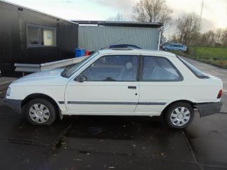 Peugeot 309 309 II (3C/3A), Hatchback, 1989 / 1994 1.4 GR,GL,XL,SL,Profil picture 2