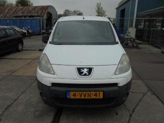 krockskadad bil auto Peugeot Partner Partner Tepee (7A/B/C/D/E/F/G/J/P/S), MPV, 2008 / 2018 1.6 HDiF 90 16V Phase 1 2012/5