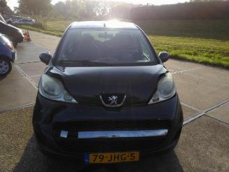 krockskadad bil auto Peugeot 107 107, Hatchback, 2005 / 2014 1.0 12V 2009/6
