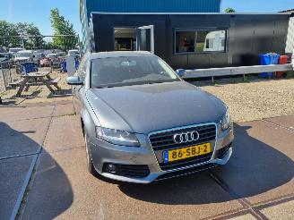 Vaurioauto  passenger cars Audi   2011/10