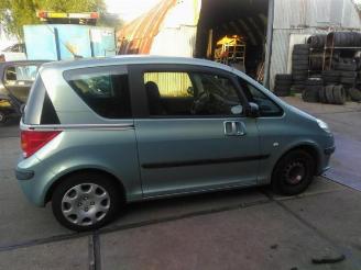 Peugeot 1007 1007 (KM), Hatchback 3-drs, 2004 / 2011 1.4 picture 4