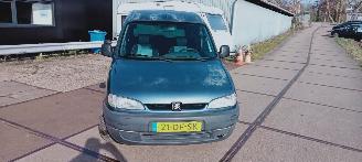 Coche accidentado Peugeot Partner  1999/7