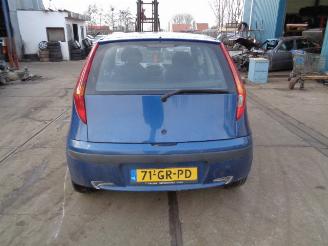 Fiat Punto Punto II (188) Hatchback 1.9 JTD 80 ELX (188.A.2000) [59kw]  (09-1999/09-2001) picture 3