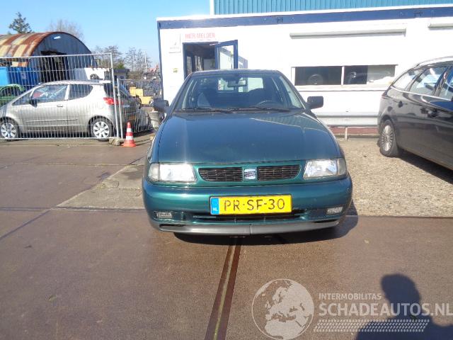 Seat Cordoba Cordoba (6C2/6K2) Sedan 1.6i CLX,GLX,SE,Latino,SX (1F) [55kW]  (05-1994/06-1999)