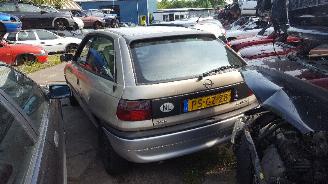 Opel Astra Astra F (53/54/58/59) Hatchback 1.6i GL/GLS (X16SZR) [55kW]  (09-1991/01-1998) picture 2