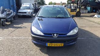 Käytettyjen passenger cars Peugeot 206 206 (2A/C/H/J/S) Hatchback 1.1 XN,XR (TU1JP(HFZ)) [44kW]  (09-1998/10-2005) 2000/1