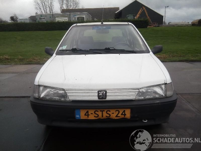 Peugeot 106 106 I Hatchback 1.4 XT (TU3FMC.Z) [55kW]  (12-1992/04-1996)