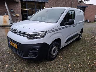 Citroën Berlingo BERLINGO GRIJS KENTEKEN BNZINE 1.2  110PK NIEUW GERESERVEERD!! picture 4