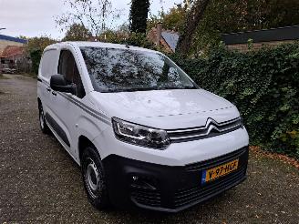 Citroën Berlingo BERLINGO GRIJS KENTEKEN BNZINE 1.2  110PK NIEUW GERESERVEERD!! picture 2