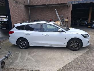 Voiture accidenté Ford Focus 15 ecoboost automaat 150 pk ST line 2021/1