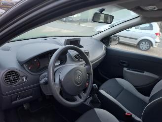 Renault Clio clio 1.2 tce GEEn SCHADE TOP auto  airco navi 112000km 5drs NAP picture 11