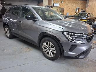 Damaged car Renault Austral AUSTRAL 2024 12TCE HYBRIDE TERUG VAN DIEFSTAL 2024/6