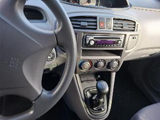 Hyundai Matrix matrix 1.6   119000km airco picture 12