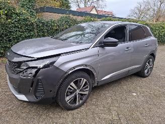 Schadeauto Peugeot 3008 3008  hybride 1.2 Automaat ALLURE airbag ok rijdbare schade 2024 ex bpm 2024/3