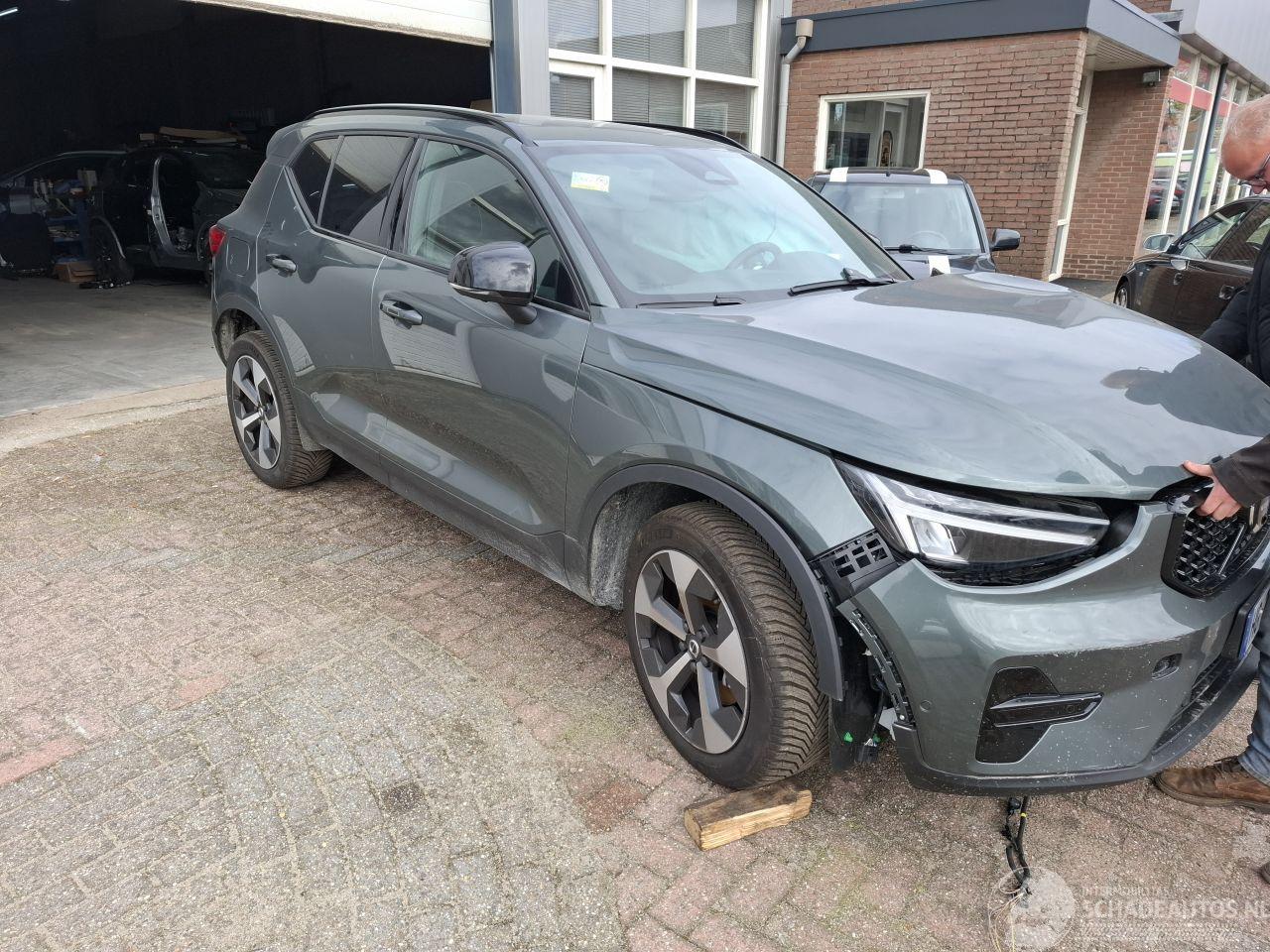 Volvo XC40 CX 40 2.0 2025 BENZINE MILD HYBRIDE B3 163  LEER PANO FULL