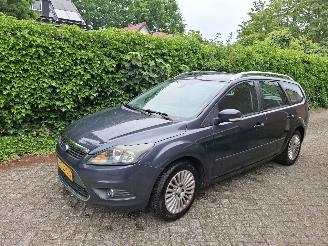 Voiture accidenté Ford Focus 1.8 16v  titanium 176000km inruiler 2250 2010/1