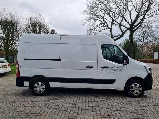 Renault Master 2.3 DCI 135 L2 H2 Airco picture 2