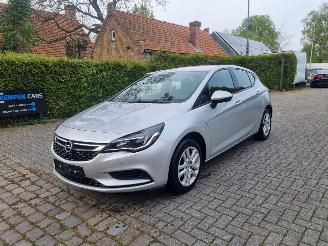 Voiture accidenté Opel Astra 1.6 CDTI 81KW Edition Navi 2018/7
