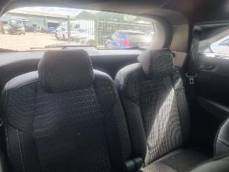 Peugeot 5008 1.2 Hybr Aut. Allure 7 Stoelen picture 15