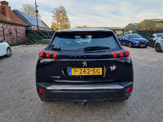Peugeot 2008 Puretech 100 Active pack picture 4