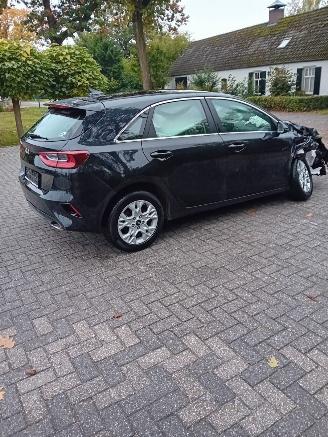 Kia Ceed 1.0 TGDI Aut. Navi Camera picture 6