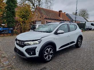 Schadeauto Dacia Sandero Stepway 1.0 TCE Navi Airco Camera 2024/7