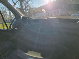 Renault Master Dci 125 Airco picture 10