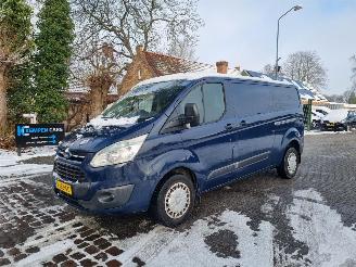 Damaged car Ford Transit Custom 2.2 Tdci 114KW L2 2013/11