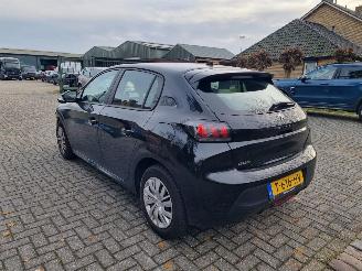 Peugeot 208 1.2 PureTech picture 5