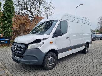 damaged passenger cars Mercedes Sprinter PRO 317 CDI Aut LED Mbux Navi Stoelverw 2024/10