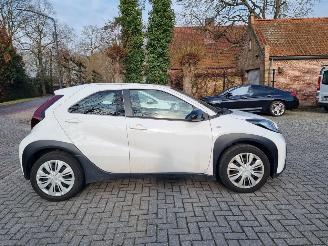 Toyota Aygo X 1.0 VVT-i AUTOMAAT picture 2