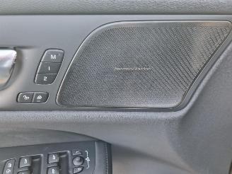 Volvo V-60 B4 Plus Dark Aut Pano Stoelver Led picture 18