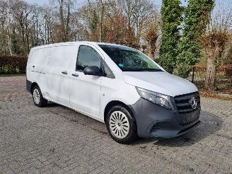 Vaurioauto  passenger cars Mercedes Vito PRO 116 CDI Aut. L3 Navi Stoelverw. 2024/8