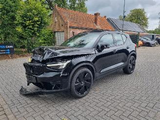 krockskadad bil auto Volvo XC40 B3 Aut Pano Led Navi 2025/1