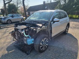 Volkswagen Tiguan 2.0 TDI 110KW Aut. Pano Navi Stoelverw picture 5