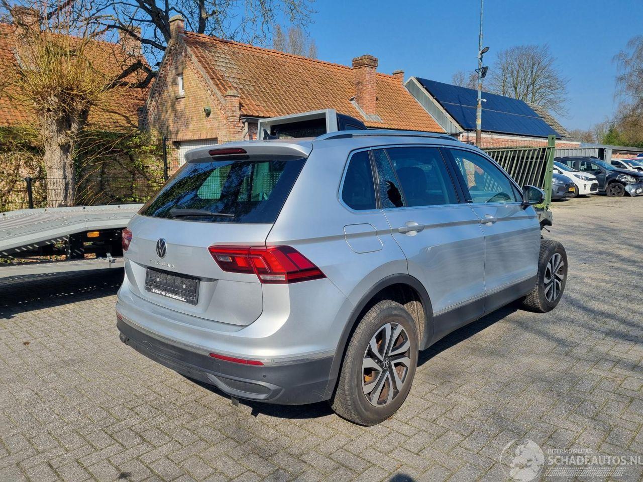 Volkswagen Tiguan 2.0 TDI 110KW Aut. Pano Navi Stoelverw