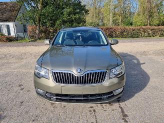 Skoda Superb 1.6 TDI 77KW Pano Airco Navi picture 8