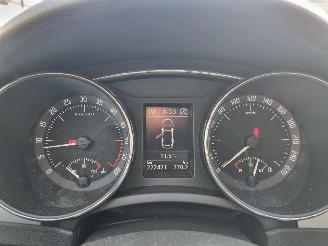 Skoda Superb 1.6 TDI 77KW Pano Airco Navi picture 16