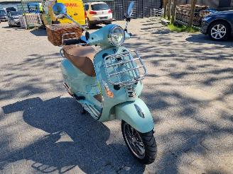 Vespa  Primavera 125 Picnic ABS picture 6