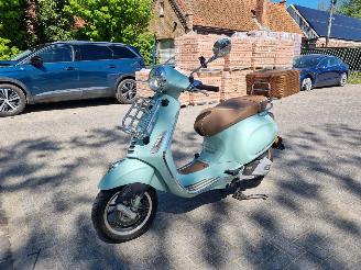 Vaurioauto  motor cycles Vespa  Primavera 125 Picnic ABS 2022/4