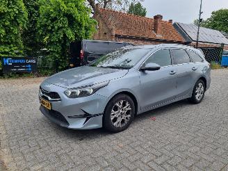 damaged passenger cars Kia Ceed 1.5 T-GDi Aut. MHEV ExecutiveLine 2023/2