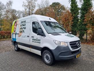 damaged commercial vehicles Mercedes Sprinter 311 CDI Aut RWD L2 H2 Mbux Airco 2022/4