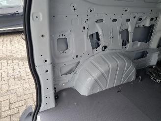 Ford Transit Custom 2.0 TDCI Aut. L2 Stoelverw. picture 17