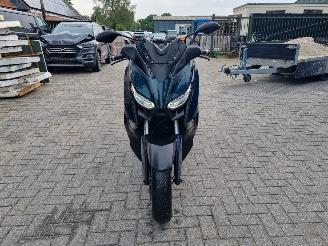 Yamaha XMAX 300 Tech Max ABS picture 8