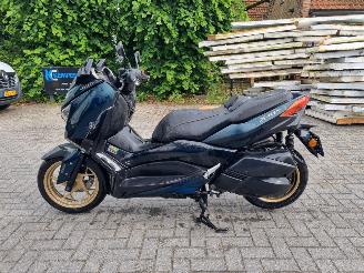Yamaha XMAX 300 Tech Max ABS picture 2