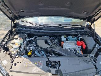 Renault Austral E-Tech Full Hybrid Esprit Alpine Pano picture 9