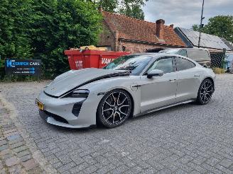 uszkodzony samochody osobowe Porsche Taycan Performance Pano Led Stoeverw. 2023/4