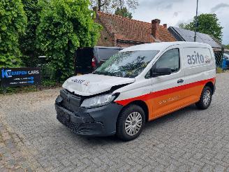 damaged commercial vehicles Volkswagen Caddy 2.0 TDI Airco Schuifdeur 2023/10