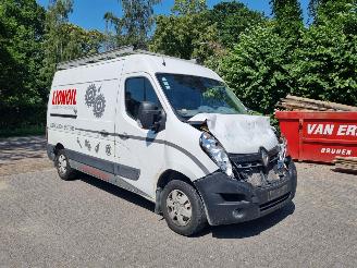 skadebil auto Renault Master DCI 165 L2 H2 Airco Navi 2016/7