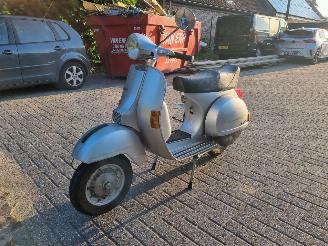 krockskadad bil bromfiets Vespa  PX125E 1981 1981/6